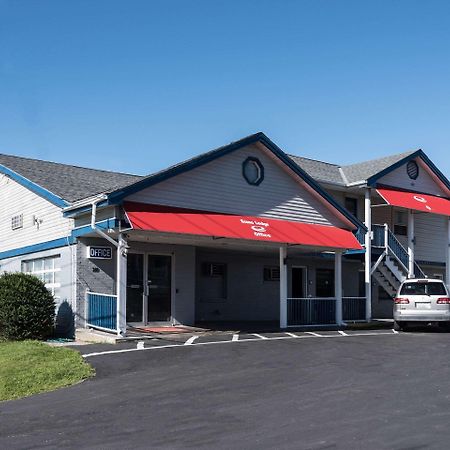 Econo Lodge Rutland City Near Hwy 7 Bagian luar foto