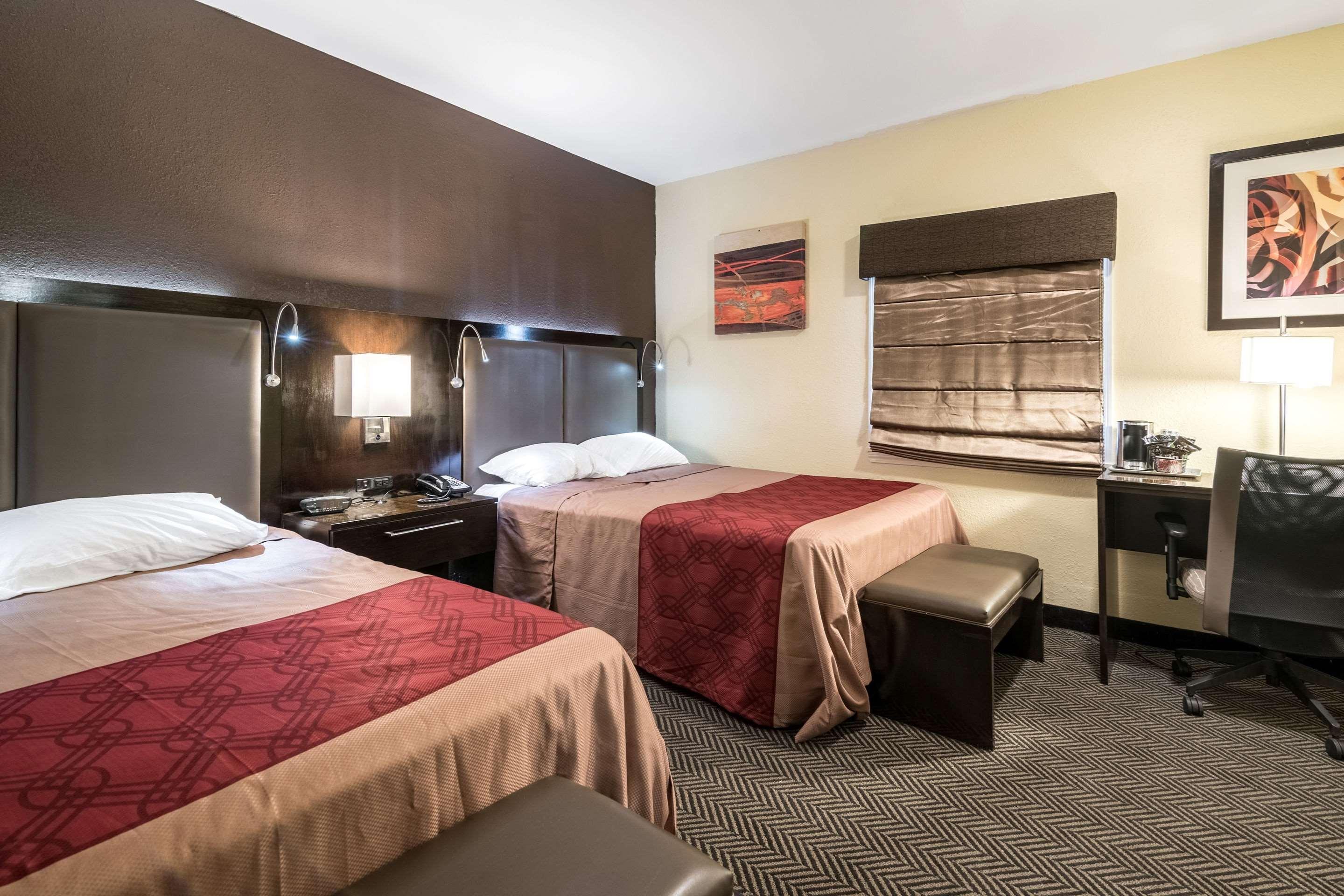 Econo Lodge Rutland City Near Hwy 7 Bagian luar foto