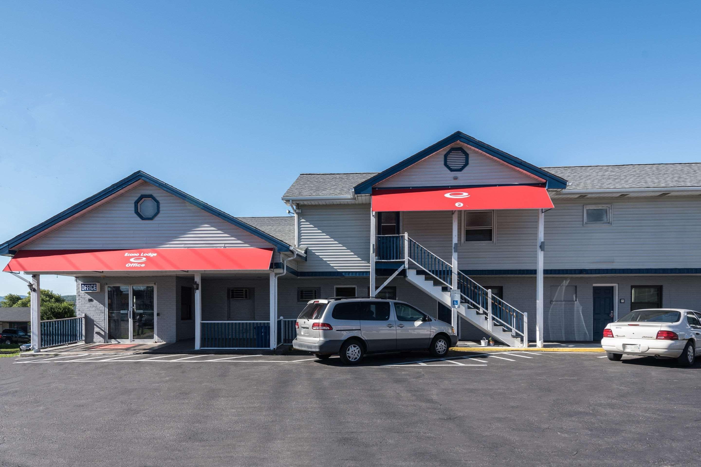Econo Lodge Rutland City Near Hwy 7 Bagian luar foto