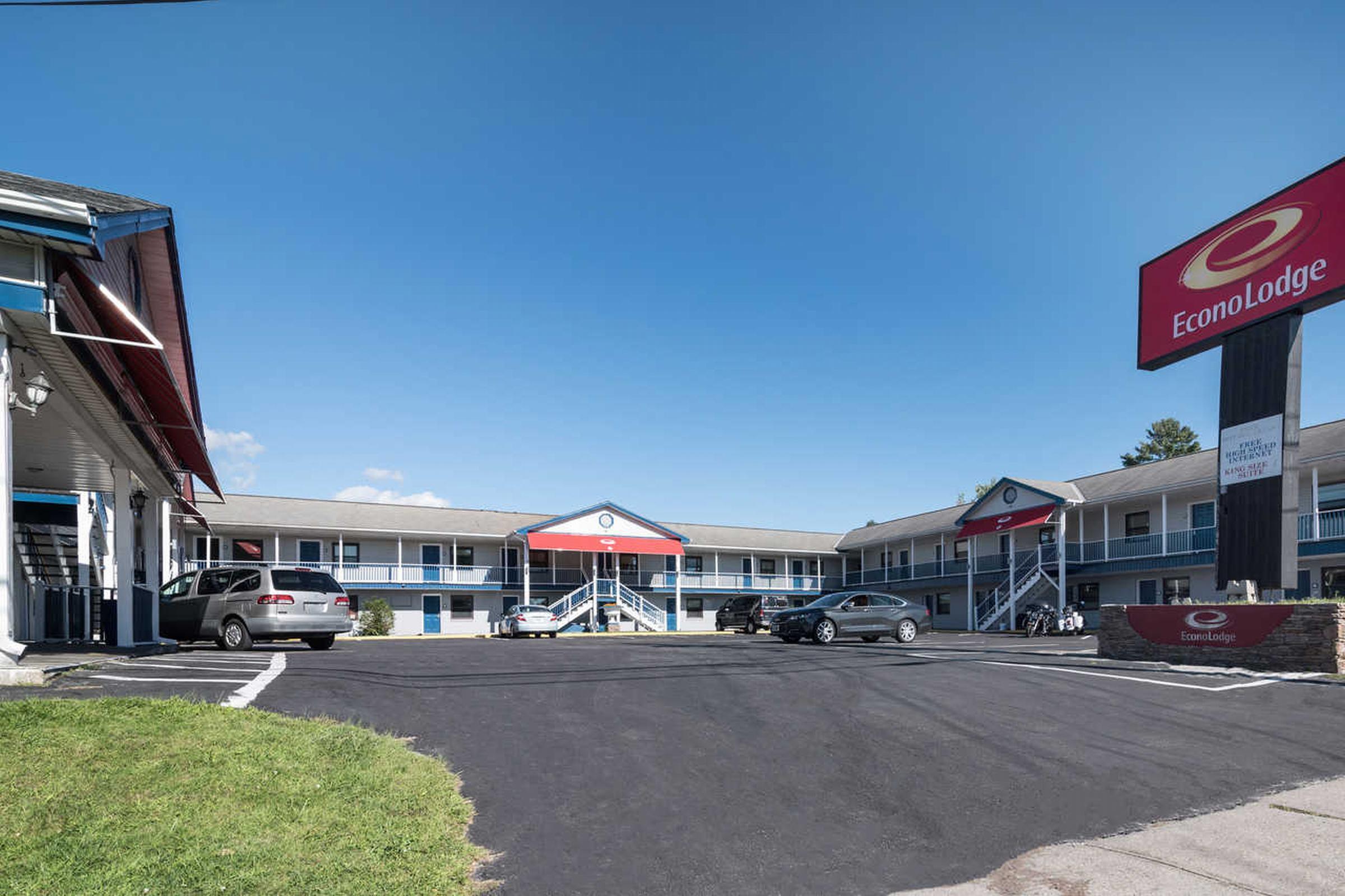 Econo Lodge Rutland City Near Hwy 7 Bagian luar foto