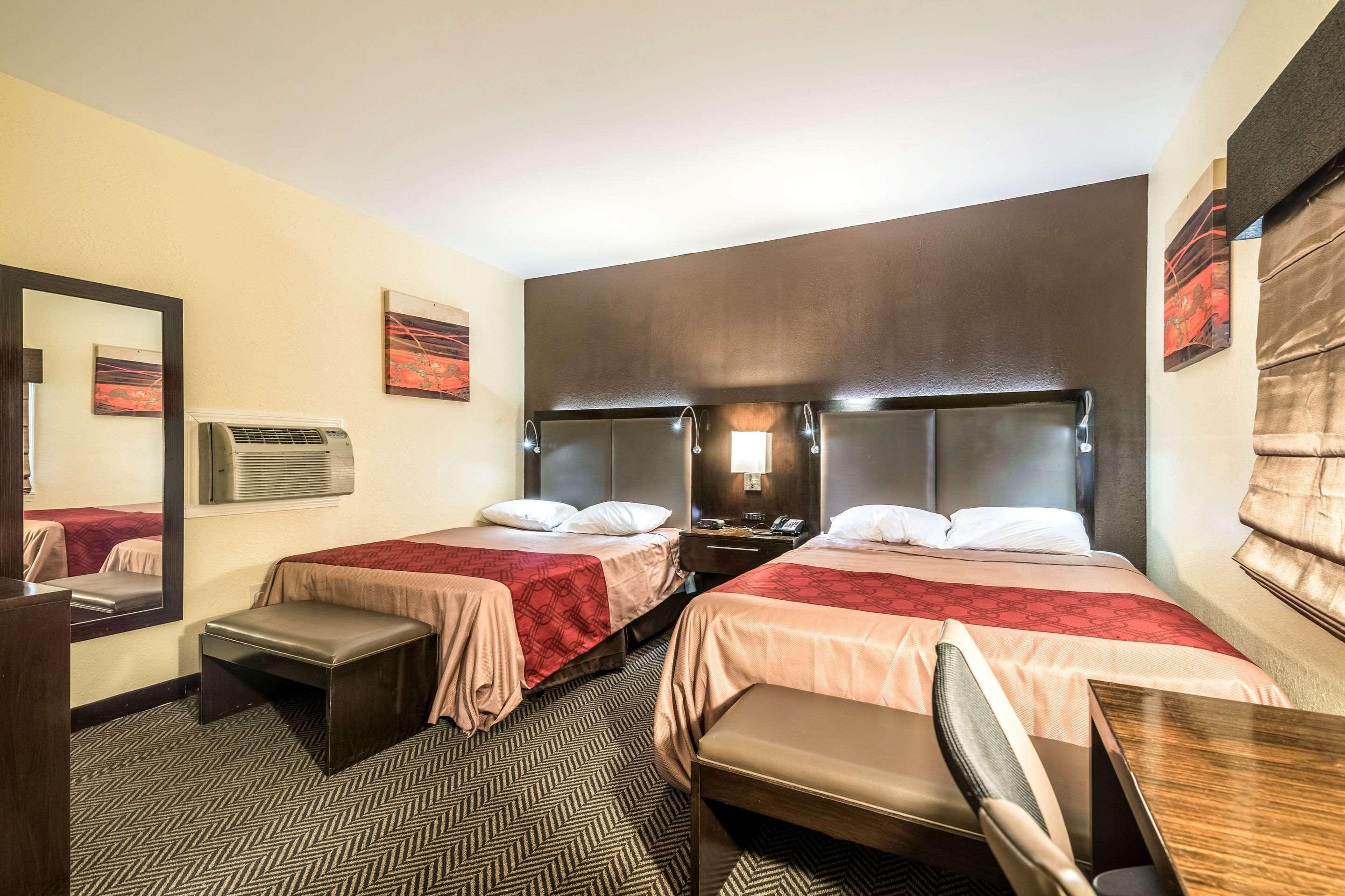 Econo Lodge Rutland City Near Hwy 7 Bagian luar foto