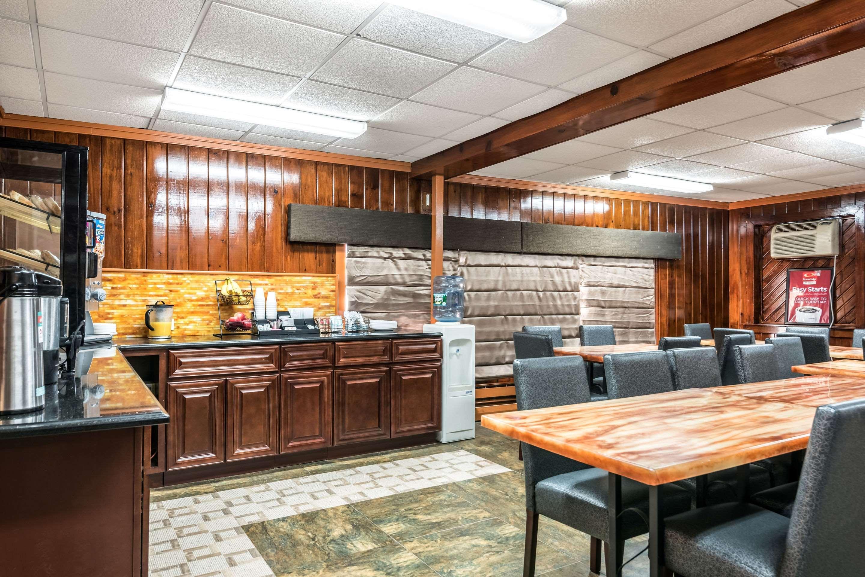 Econo Lodge Rutland City Near Hwy 7 Bagian luar foto