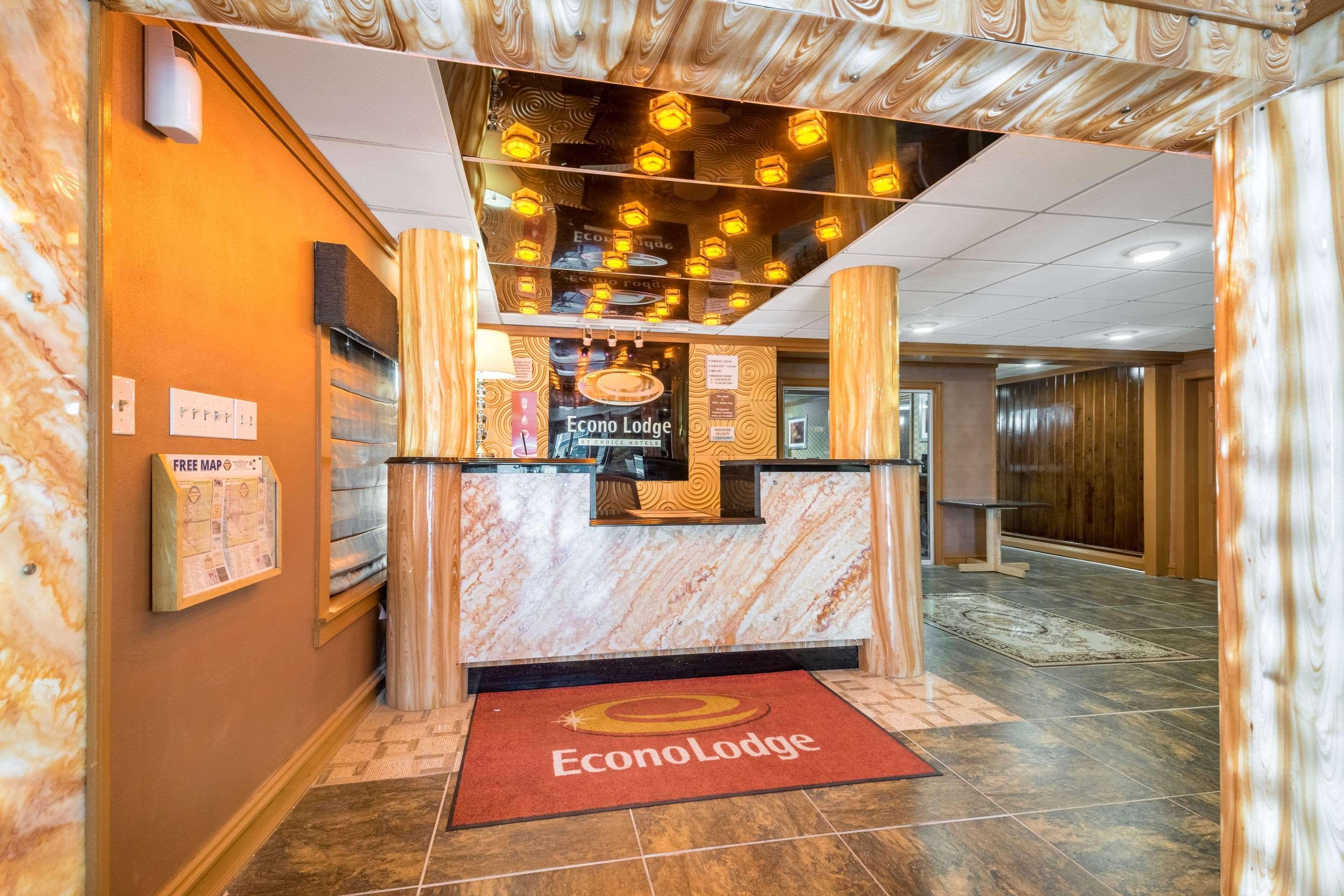 Econo Lodge Rutland City Near Hwy 7 Bagian luar foto