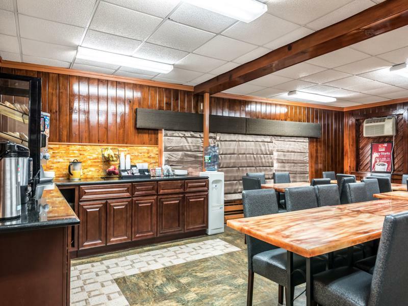 Econo Lodge Rutland City Near Hwy 7 Bagian luar foto