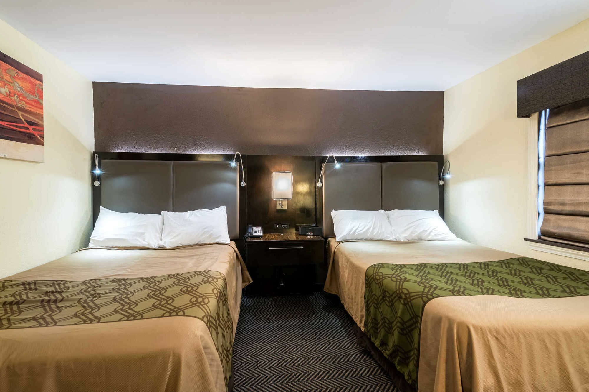 Econo Lodge Rutland City Near Hwy 7 Bagian luar foto
